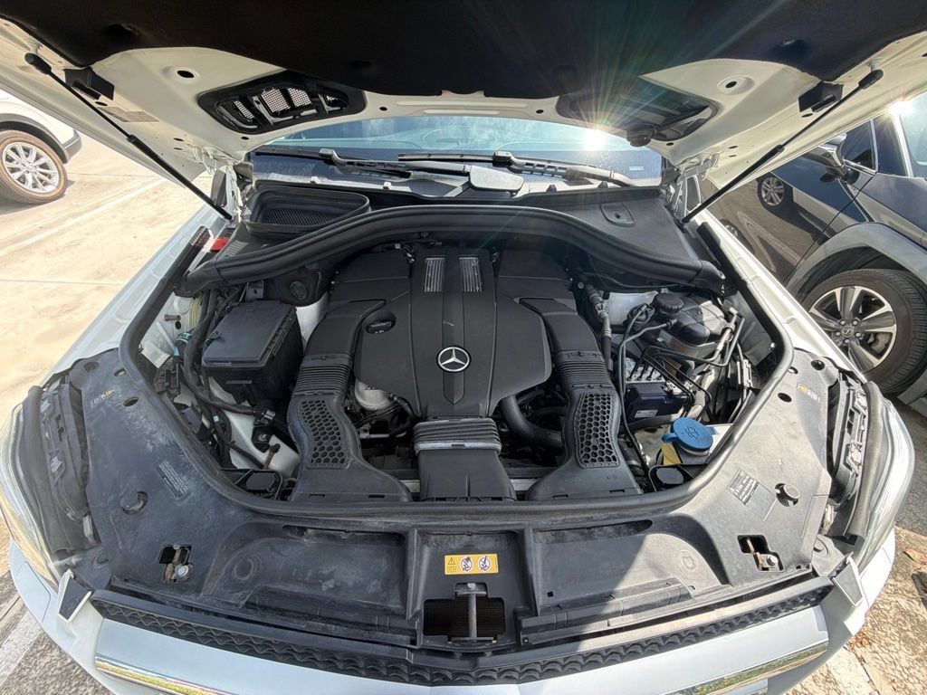 Used 2016 Mercedes-Benz GL 450 4MATIC image 4