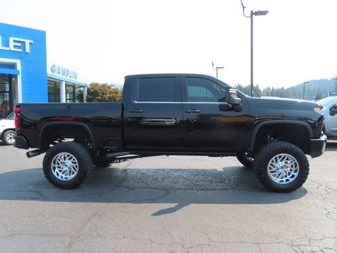 Used 2022 Chevrolet Silverado 3500 High Country w/ Safety Package II AWD/4WD image 10