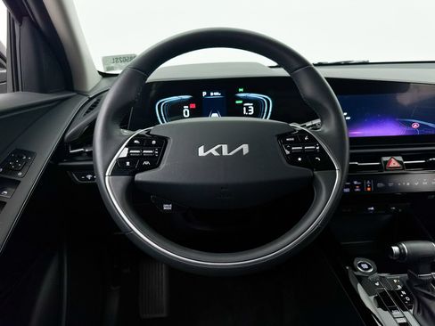 Certified 2025 Kia Niro EX FWD image 33