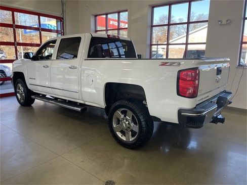 Used 2015 Chevrolet Silverado 2500 LTZ image 4