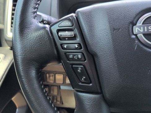Used 2024 Nissan Frontier SV RWD image 18