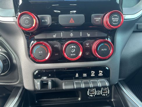 Used 2022 RAM 1500 Big Horn AWD/4WD image 22