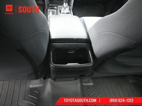 Used 2020 Toyota Tacoma TRD Off-Road AWD/4WD image 33