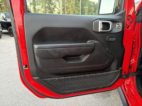 Used 2025 Jeep Wrangler Unlimited Rubicon image 11