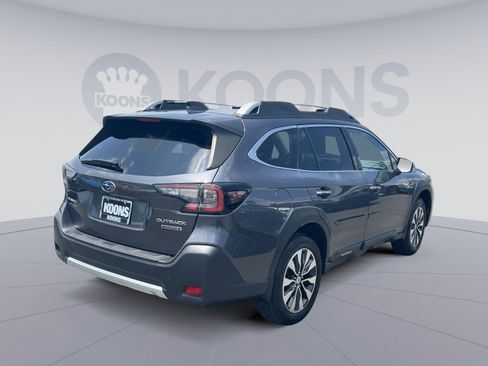 Used 2023 Subaru Outback Touring AWD/4WD image 16