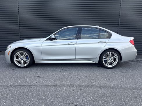 Used 2014 BMW 335i xDrive Sedan AWD/4WD image 2