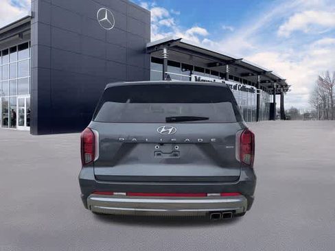 Used 2023 Hyundai Palisade Calligraphy image 8