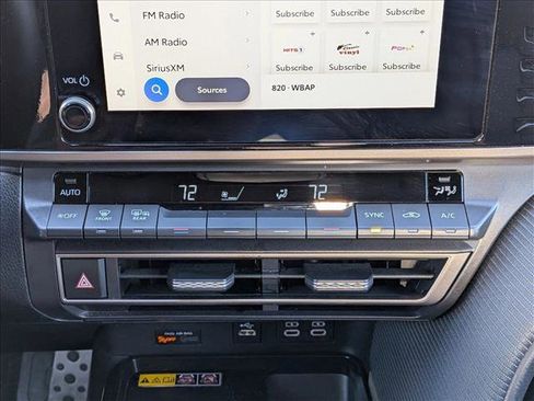 Used 2025 Toyota Camry SE image 14