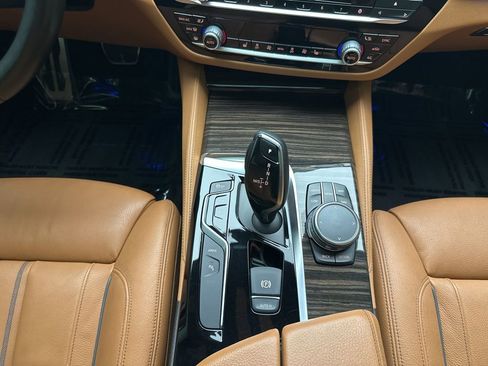 Used 2018 BMW 530e w/ M Sport Package 2 RWD image 21