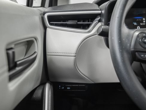 Used 2024 Toyota Corolla Cross L image 17