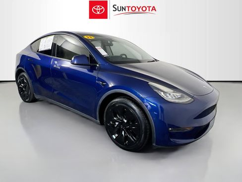 Used 2022 Tesla Model Y Long Range image 1