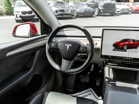 Used 2023 Tesla Model Y Long Range AWD/4WD image 12
