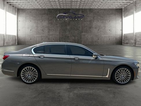 Used 2020 BMW 750i xDrive w/ Executive Package AWD/4WD image 2