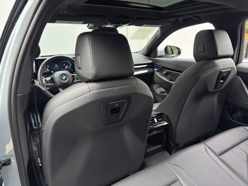 Used 2024 BMW 530i w/ M Sport Package RWD image 40