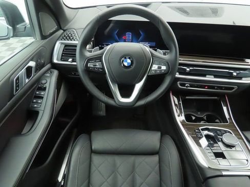 Used 2025 BMW X5 xDrive40i image 10
