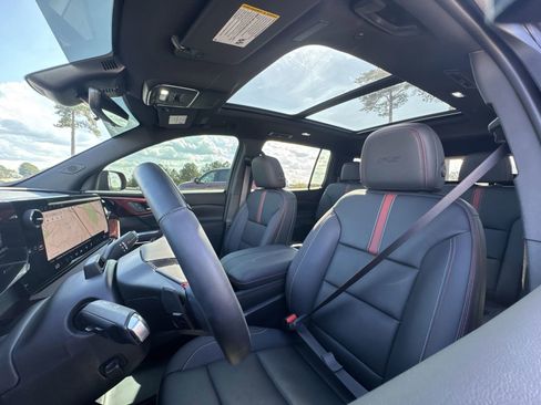 Used 2024 Chevrolet Traverse RS w/ LPO, Floor Liner Package image 28