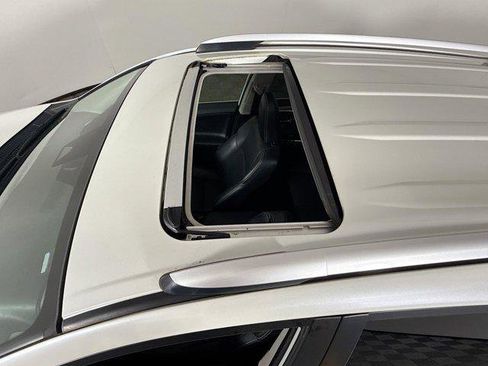 Used 2016 Toyota RAV4 Limited image 14