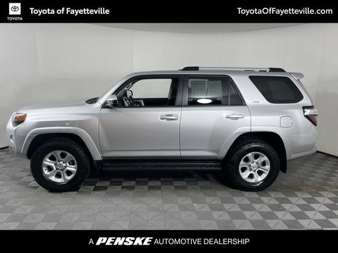 Used 2021 Toyota 4Runner SR5 AWD/4WD image 2