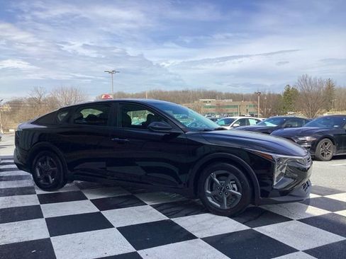 Used 2025 Kia K4 LXS image 5