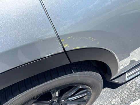 Used 2023 Toyota Highlander XLE FWD image 7