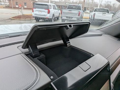 New 2026 GMC Yukon XL Denali w/ Denali Reserve Package image 34