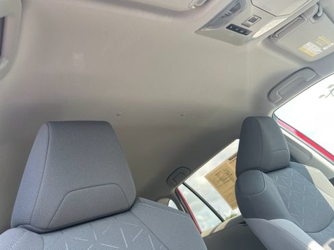 Used 2020 Toyota RAV4 XLE w/ All Weather Liner Package AWD/4WD image 18