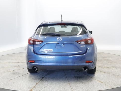 Used 2017 MAZDA MAZDA3 Sport FWD image 4