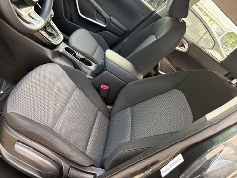 Used 2025 Kia Soul LX w/ LX Technology Package FWD image 34