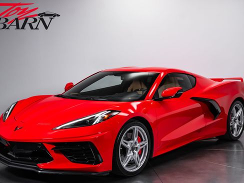 Used 2022 Chevrolet Corvette Stingray Preferred Cpe w/ Z51 Performance Package RWD image 9