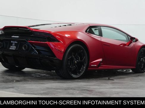 Used 2021 Lamborghini Huracan EVO image 5