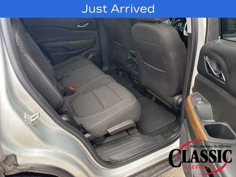 Used 2017 GMC Acadia SLE image 25