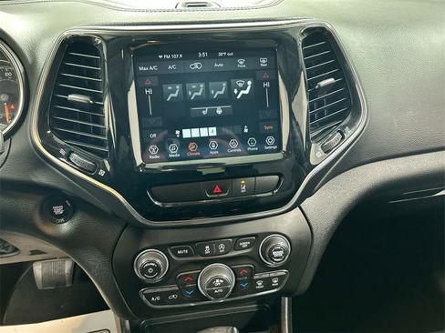 Certified 2022 Jeep Cherokee Limited image 16