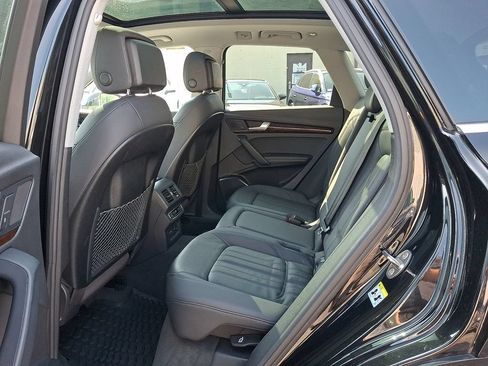 Used 2020 Audi Q5 2.0T Premium Plus w/ Premium Plus Package AWD/4WD image 10