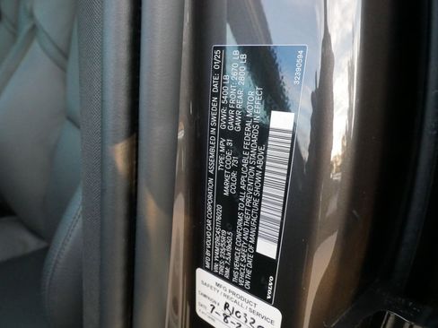 Used 2025 Volvo XC60 B5 Plus w/ Climate Package image 35