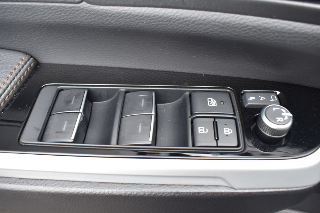 Certified 2025 Toyota Sienna Platinum AWD/4WD image 16