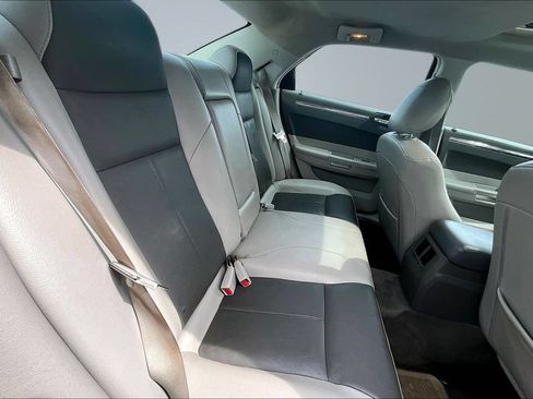 Used 2008 Chrysler 300 Touring RWD image 25