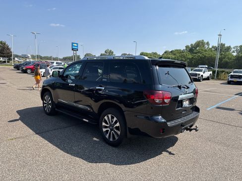 Used 2019 Toyota Sequoia Limited w/ Safety & Convenience Package AWD/4WD image 5