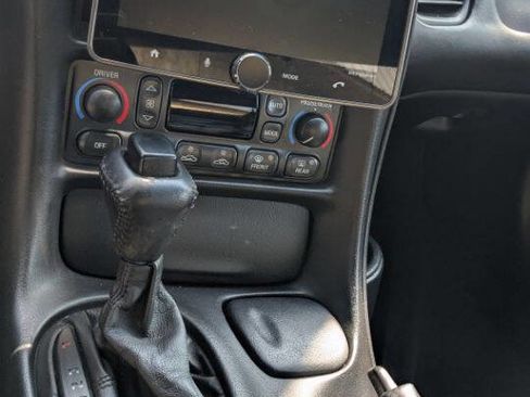 Used 2001 Chevrolet Corvette Coupe w/ Preferred Equipment Group1 image 29