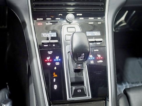 Used 2017 Porsche Panamera 4S image 28