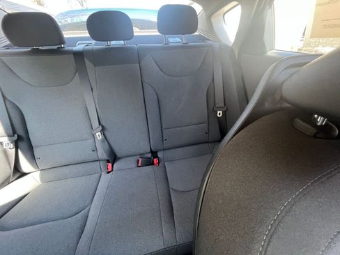 Used 2025 Kia K4 LXS image 33