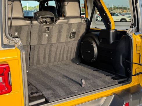 Used 2019 Jeep Wrangler Unlimited Sahara AWD/4WD image 45