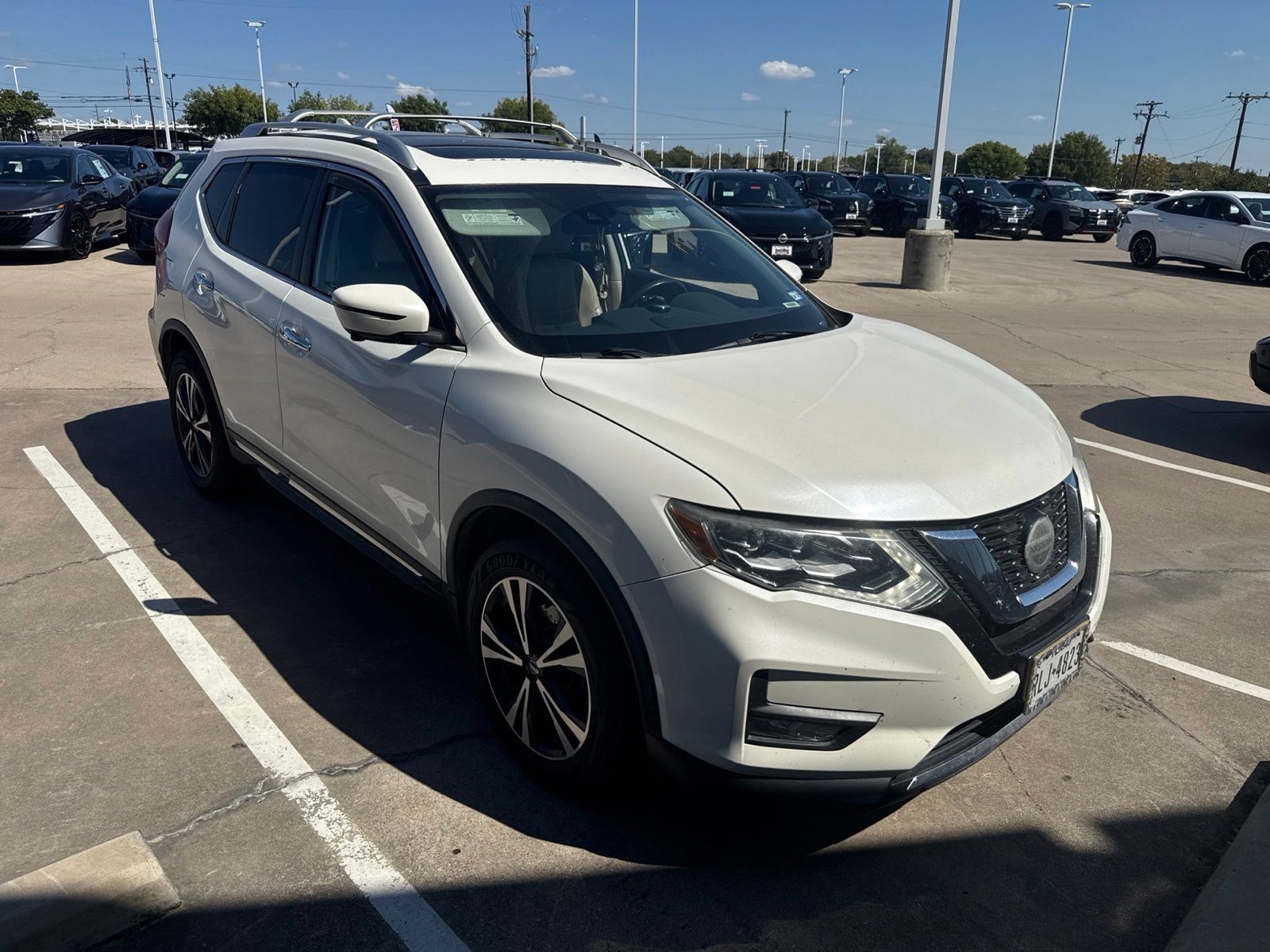 Used 2018 Nissan Rogue SL w/ Premium Package AWD/4WD image 7