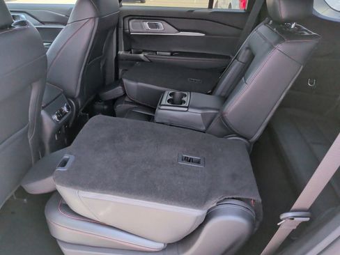 Used 2025 Ford Explorer ST-Line image 41