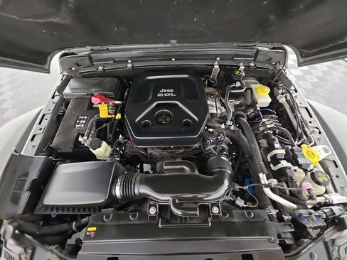 Used 2021 Jeep Wrangler Unlimited Rubicon AWD/4WD image 46