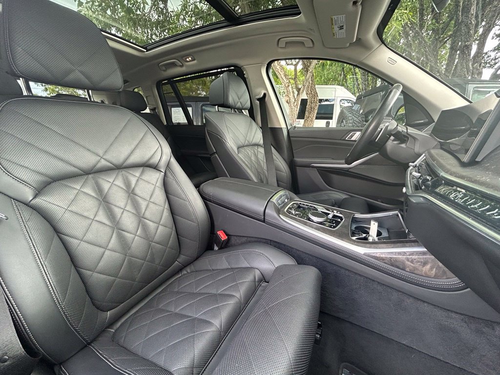 Used 2025 BMW X7 xDrive40i AWD/4WD image 34