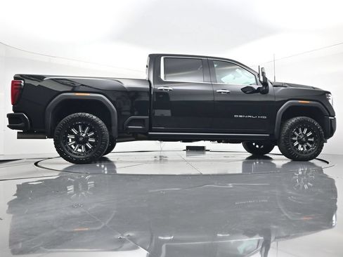 Used 2024 GMC Sierra 3500 Denali Ultimate AWD/4WD image 32