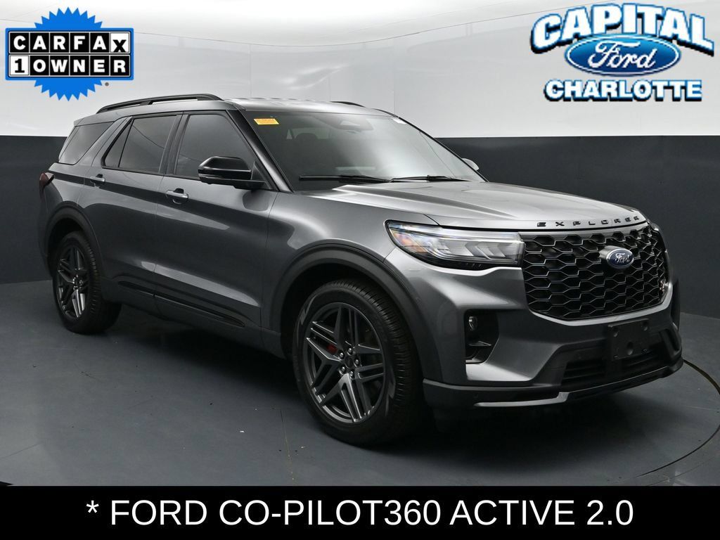 Used 2025 Ford Explorer ST AWD/4WD image 3