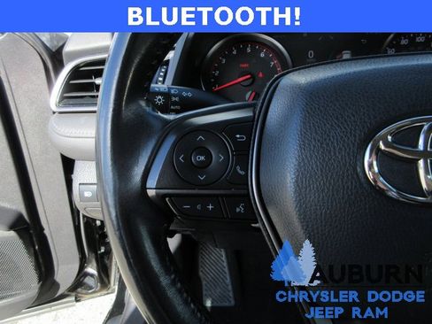 Used 2022 Toyota Camry XSE image 11