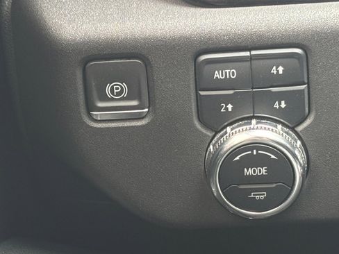 Used 2024 GMC Sierra 1500 SLT image 34