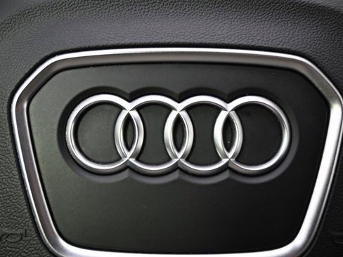 Used 2022 Audi Q5 e Prestige image 35